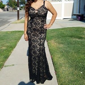 Formal Lace Fitted Maxi Dress